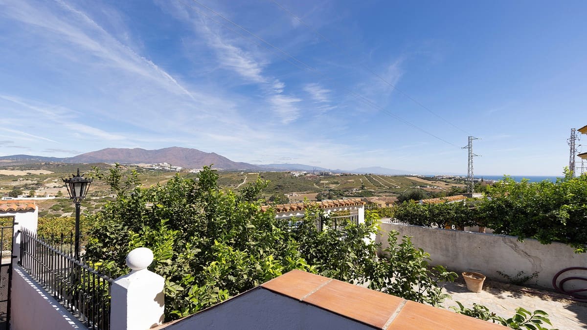 3 bedroom Townhouse for sale in Manilva - € 399,000 (Ref: 9386806)