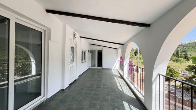 3 soveværelse Finca/Landehus til salg i La Duquesa / Puerto de la Duquesa, Manilva - € 675.000 (Ref: 9386807)