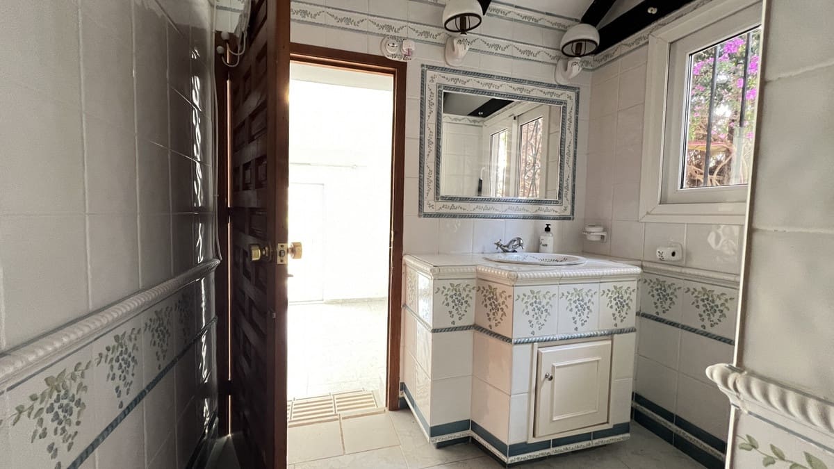 3 soveværelse Finca/Landehus til salg i La Duquesa / Puerto de la Duquesa - € 675.000 (Ref: 9386807)