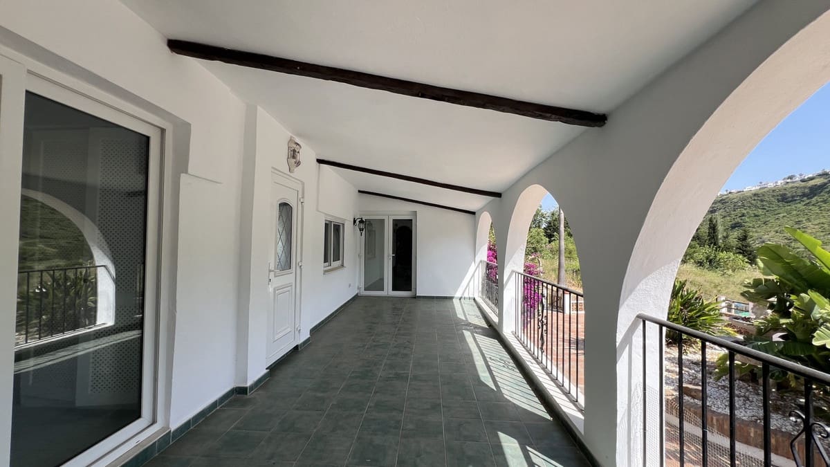 3 soveværelse Finca/Landehus til salg i La Duquesa / Puerto de la Duquesa - € 675.000 (Ref: 9386807)