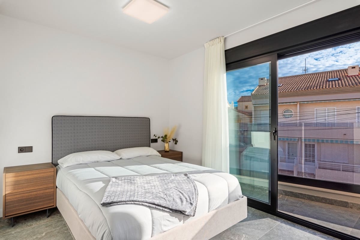 4 makuuhuone Huvila myytävänä paikassa Torre de la Horadada - 698 000 € (Ref: 9386808)