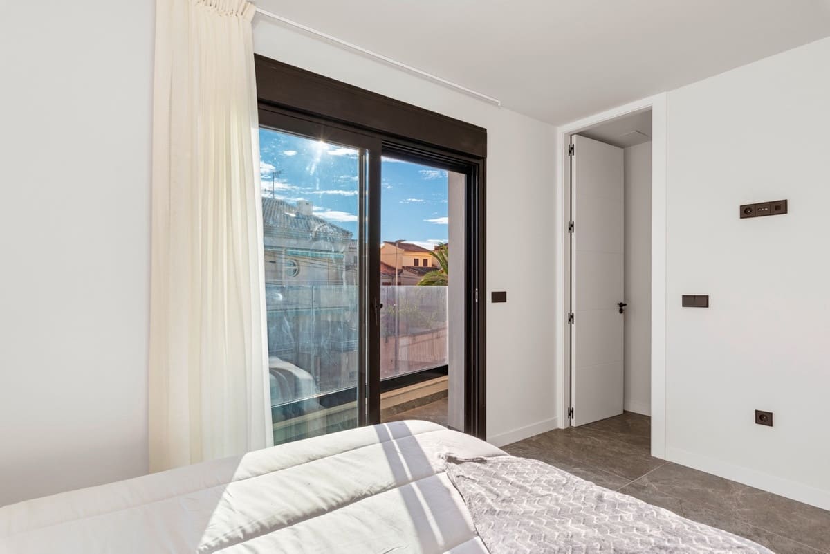 4 makuuhuone Huvila myytävänä paikassa Torre de la Horadada - 698 000 € (Ref: 9386808)