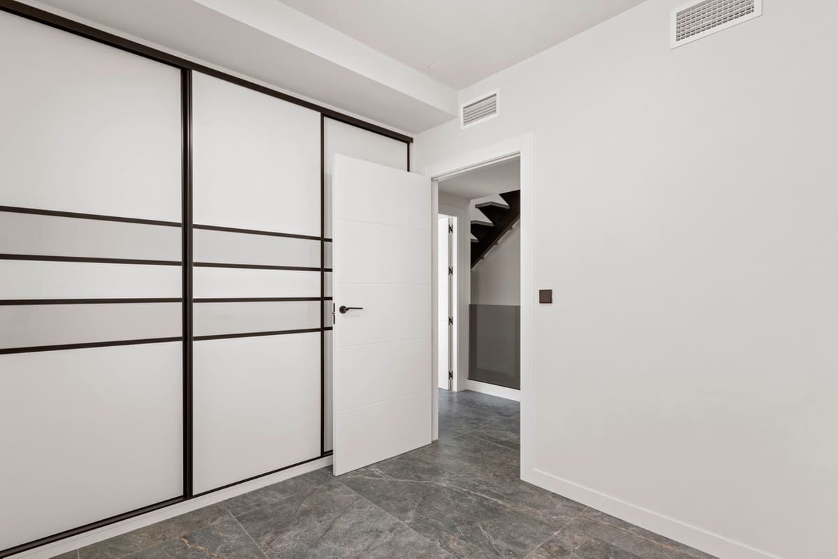 4 makuuhuone Huvila myytävänä paikassa Torre de la Horadada - 698 000 € (Ref: 9386808)