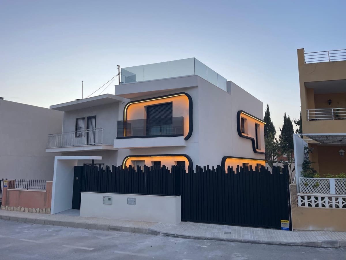 4 makuuhuone Huvila myytävänä paikassa Torre de la Horadada - 698 000 € (Ref: 9386808)