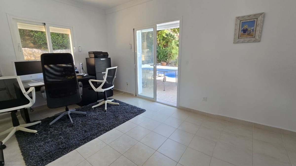 4 sypialnia Willa na sprzedaż w Calahonda - 1 249 000 € (Ref: 9386813)