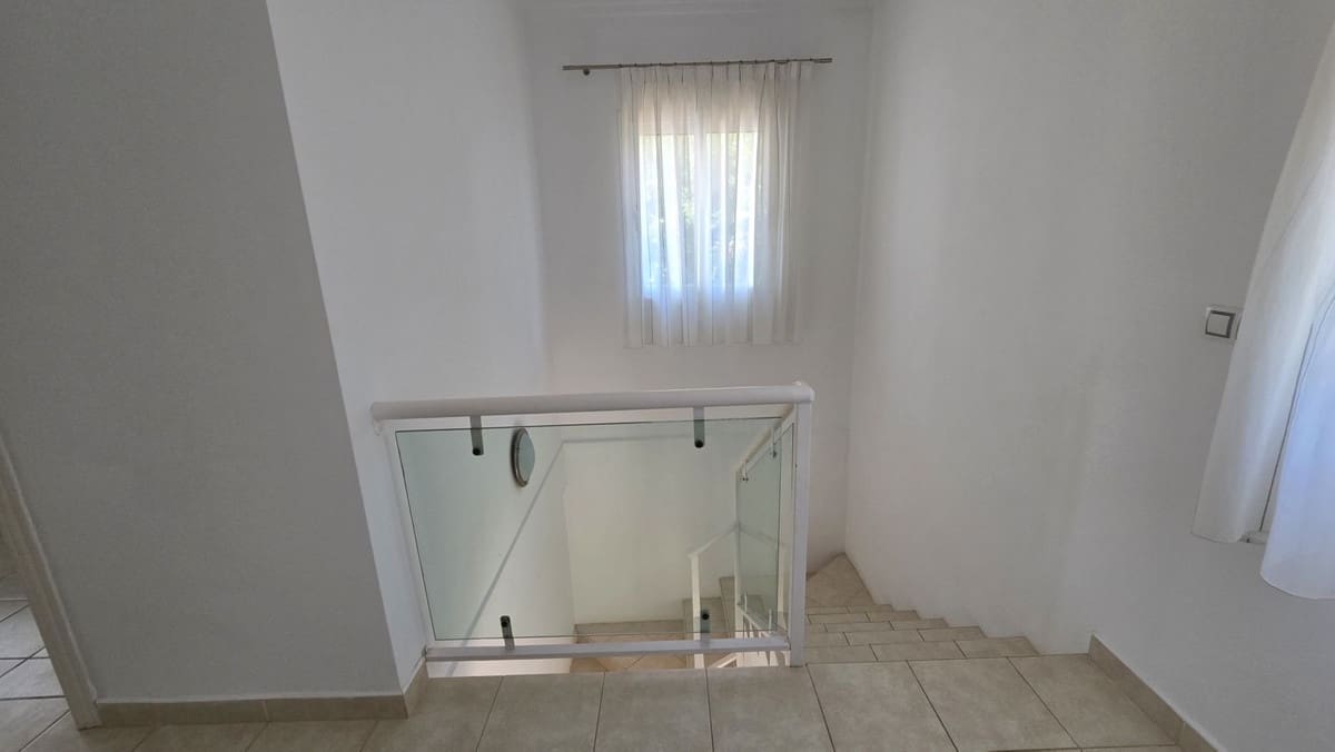 4 sypialnia Willa na sprzedaż w Calahonda - 1 249 000 € (Ref: 9386813)