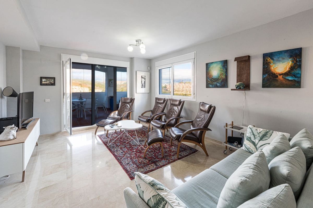 2 bedroom Apartment for sale in La Duquesa / Puerto de la Duquesa - € 315,000 (Ref: 9386816)