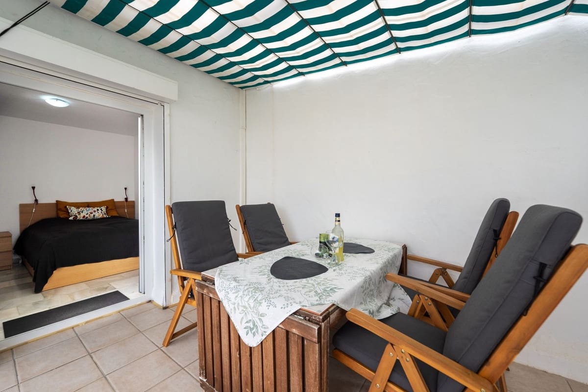 2 bedroom Penthouse for sale in La Duquesa / Puerto de la Duquesa - € 299,000 (Ref: 9386817)