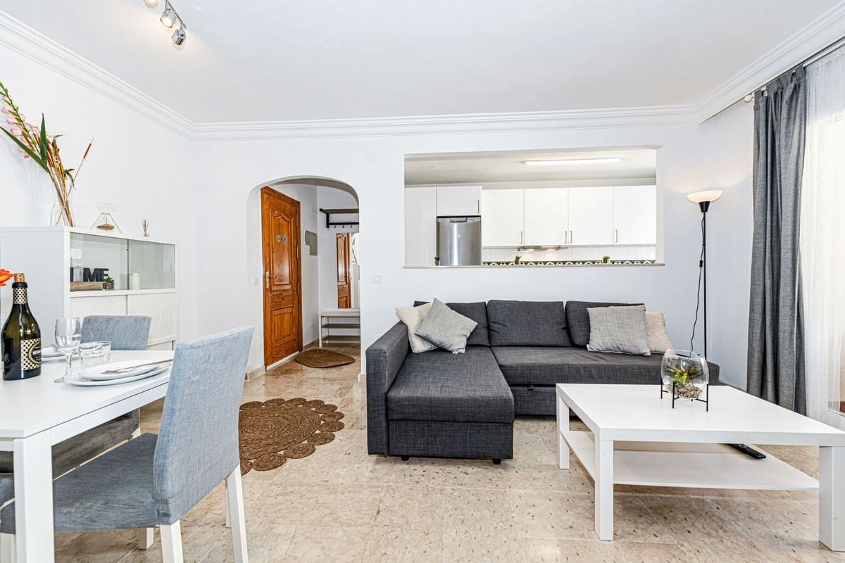 2 bedroom Apartment for sale in Estepona - € 349,000 (Ref: 9386819)