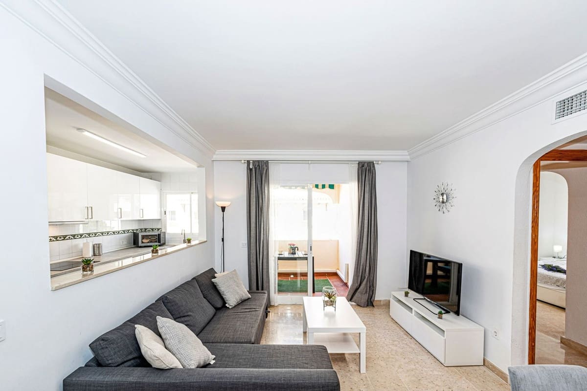 2 bedroom Apartment for sale in Estepona - € 349,000 (Ref: 9386819)