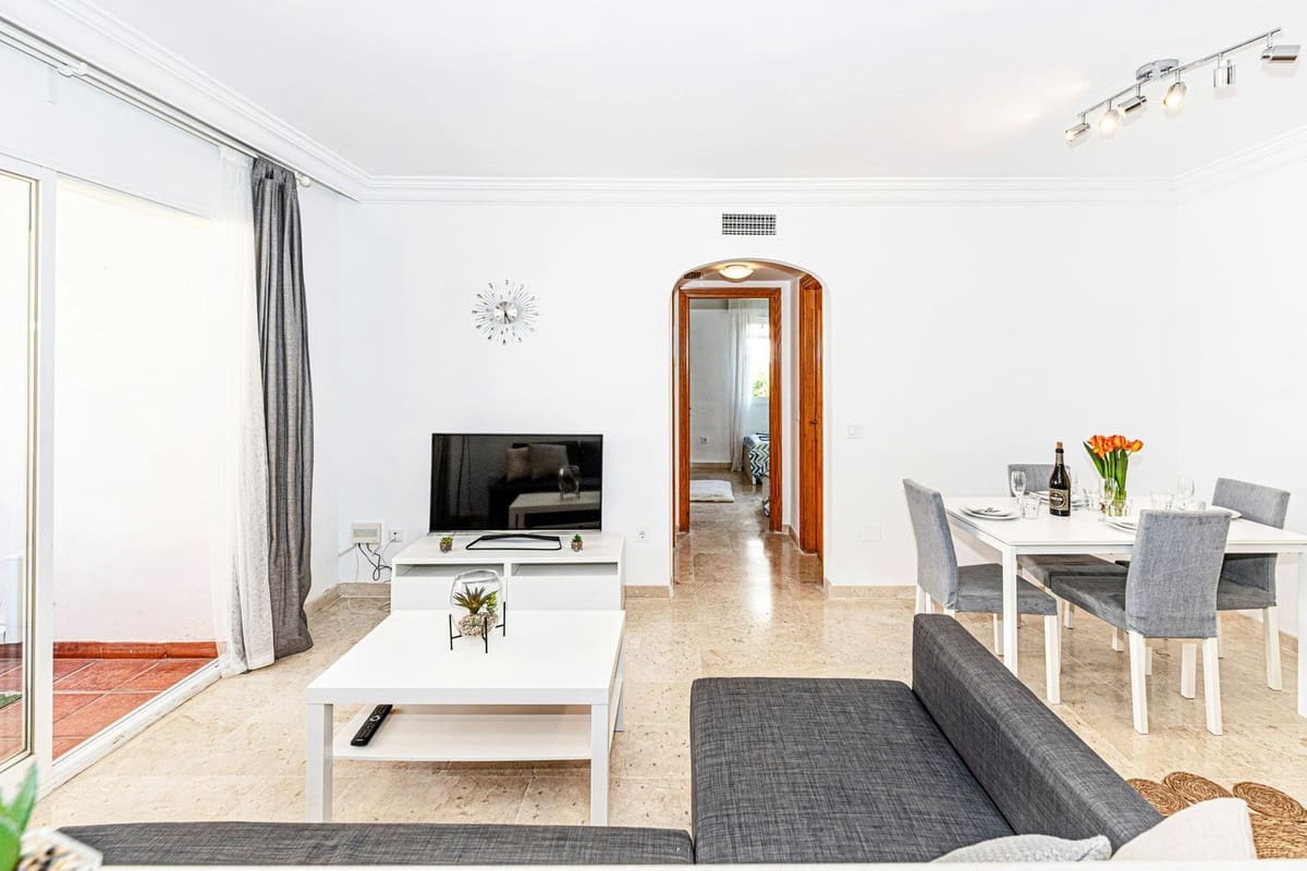 2 bedroom Apartment for sale in Estepona - € 349,000 (Ref: 9386819)