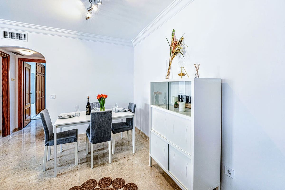 2 quarto Apartamento para venda em Estepona - 349 000 € (Ref: 9386819)