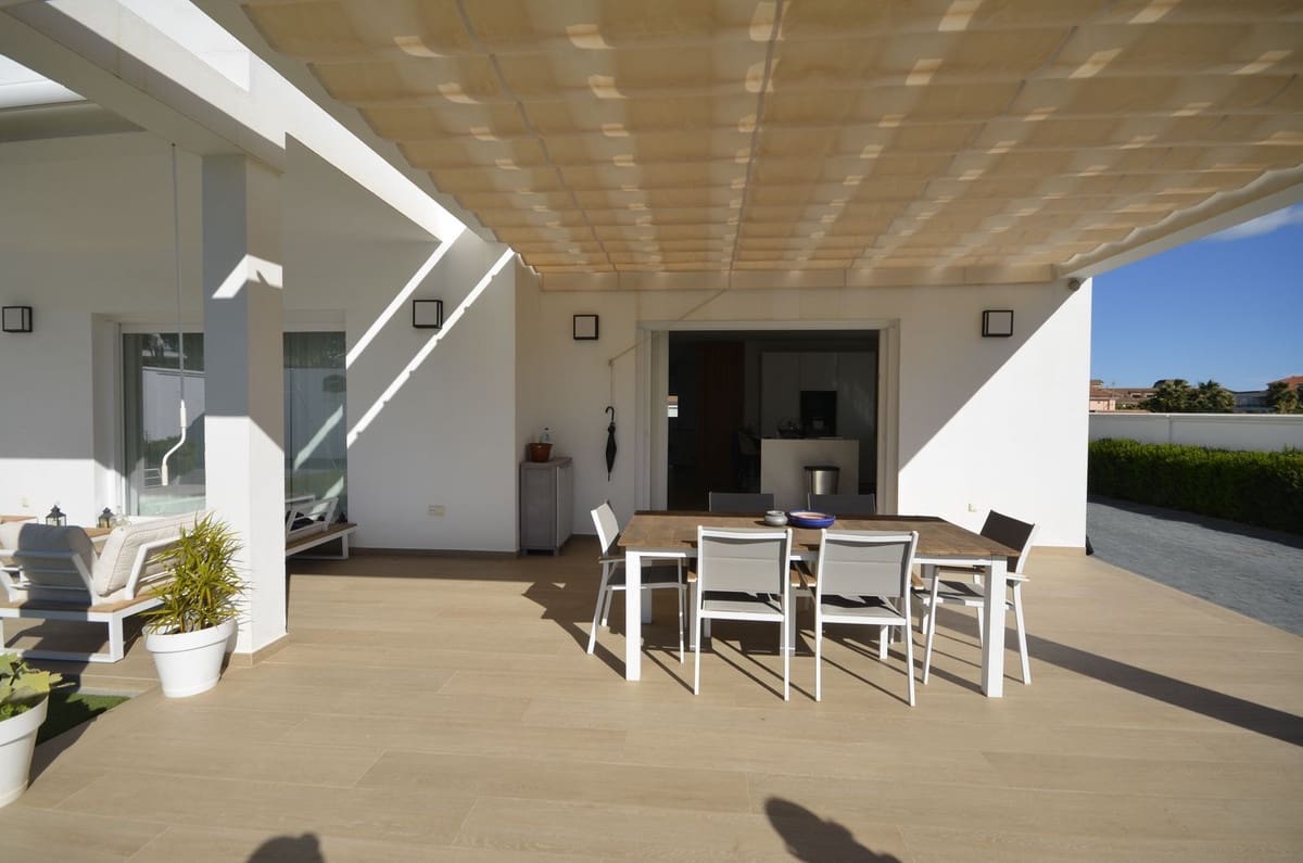 4 soverom Villa til salgs i Manilva - € 1 850 000 (Ref: 9386820)