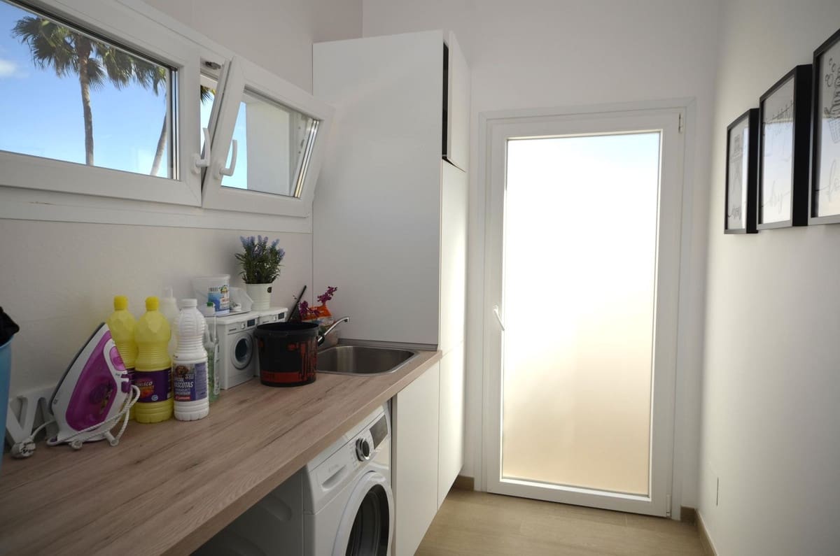 4 soverom Villa til salgs i Manilva med svømmebasseng - € 1 850 000 (Ref: 9386820)