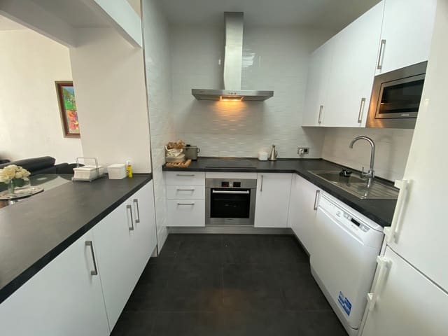 3 soverom Leilighet til salgs i Zona Puerto Deportivo, Fuengirola - € 970 000 (Ref: 9386825)