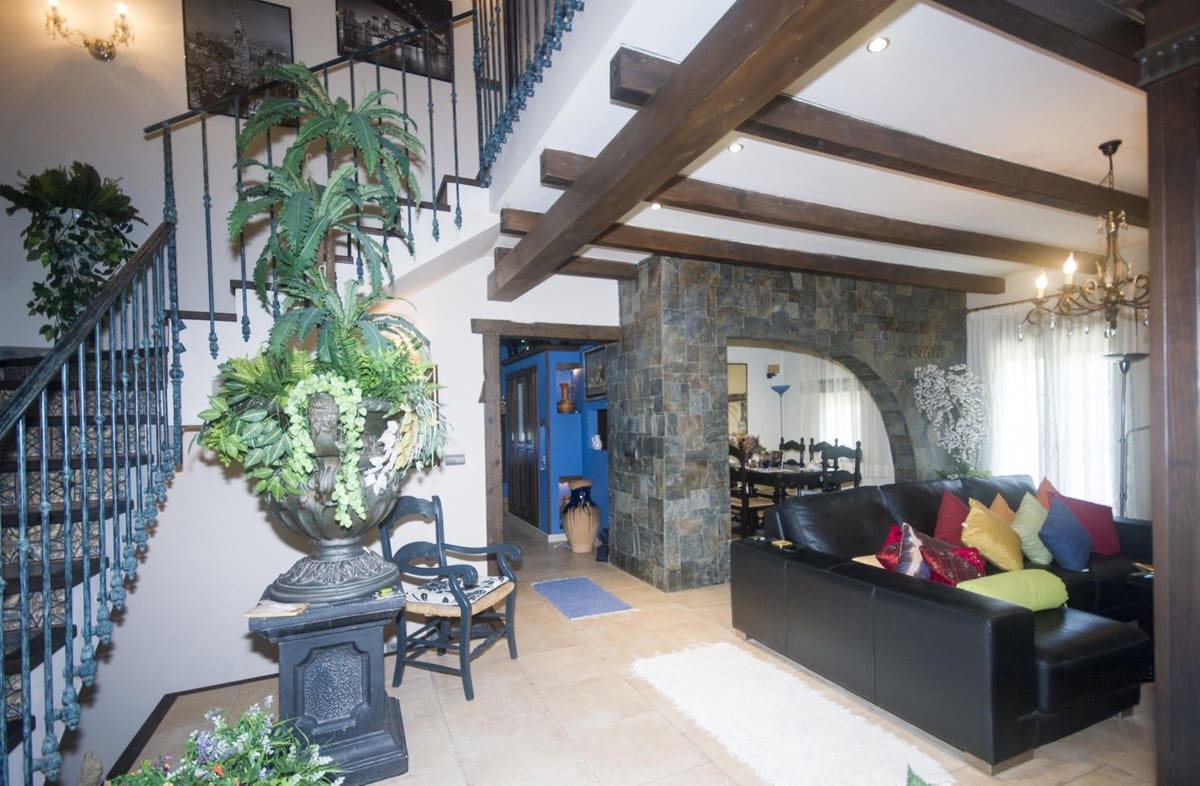 5 soveværelse Villa til salg i Coin - € 899.000 (Ref: 9386828)