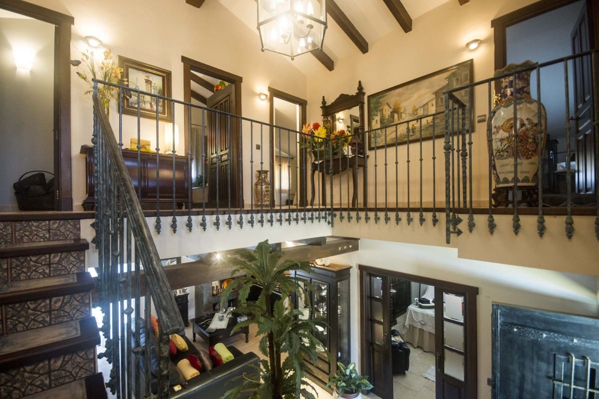 5 Zimmer Villa zu verkaufen in Coin - 899.000 € (Ref: 9386828)