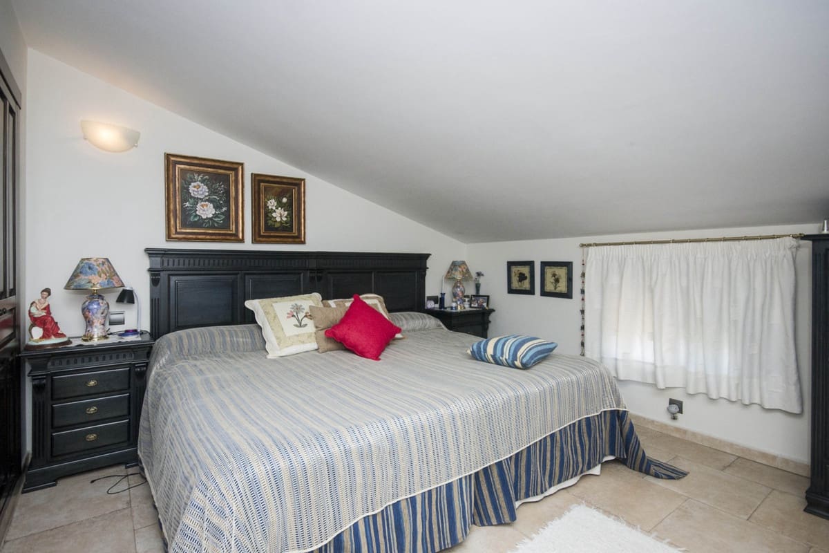 5 Zimmer Villa zu verkaufen in Coin - 899.000 € (Ref: 9386828)