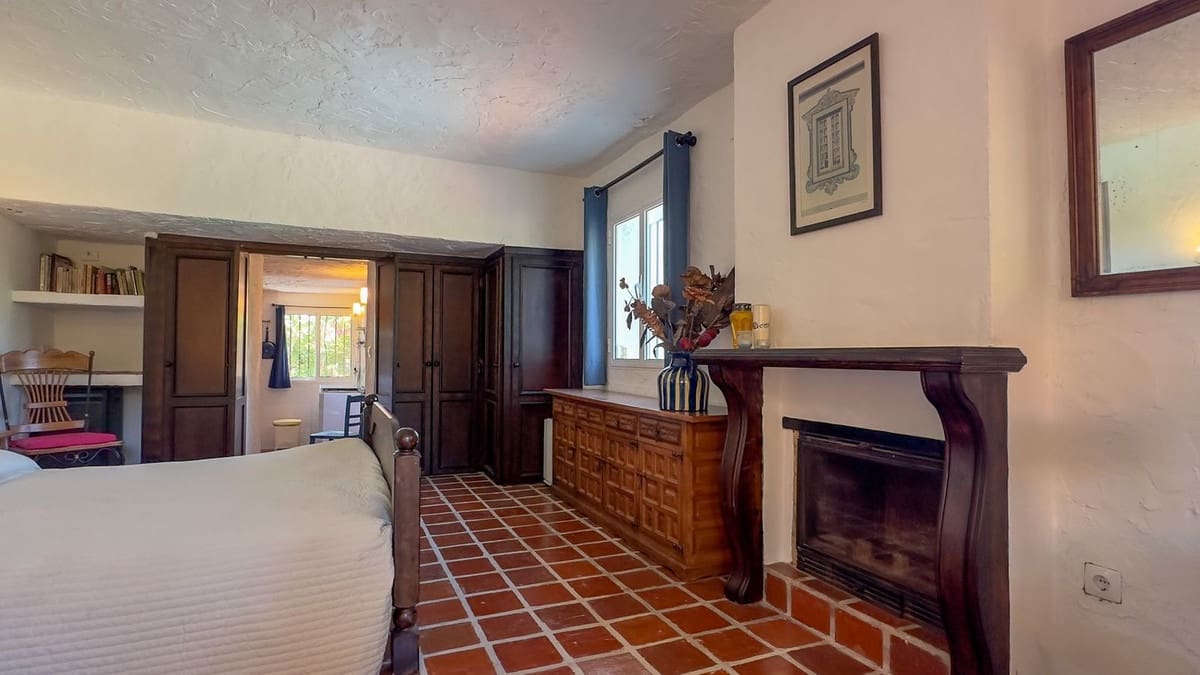 3 bedroom Finca/Country House for sale in Alhaurin el Grande - € 680,000 (Ref: 9386830)