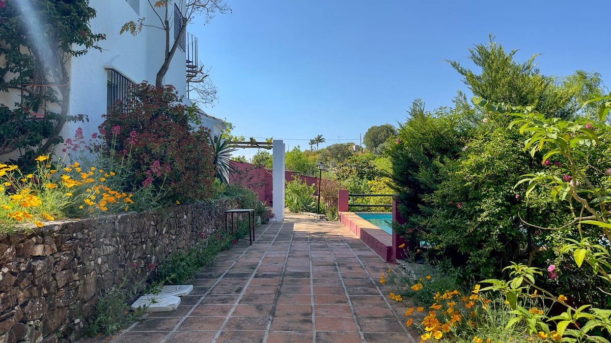 3 bedroom Finca/Country House for sale in Alhaurin el Grande - € 680,000 (Ref: 9386830)