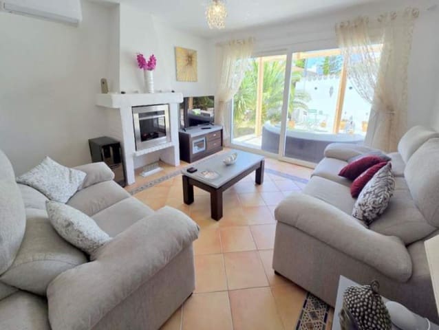 Chalet de 5 habitaciones en Manilva Pueblo, Manilva en venta con piscina - 595.000 € (Ref: 9386834)