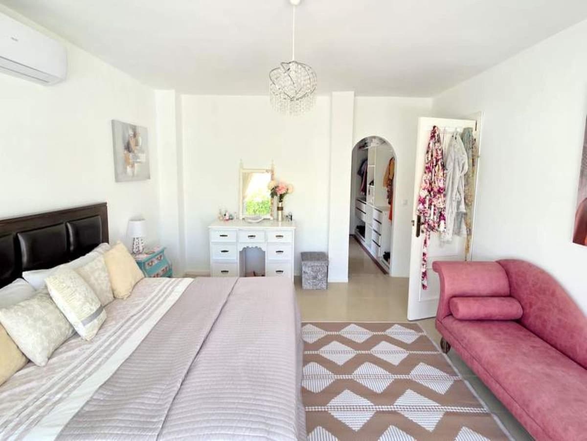 5 sypialnia Willa na sprzedaż w Manilva z basenem - 595 000 € (Ref: 9386834)