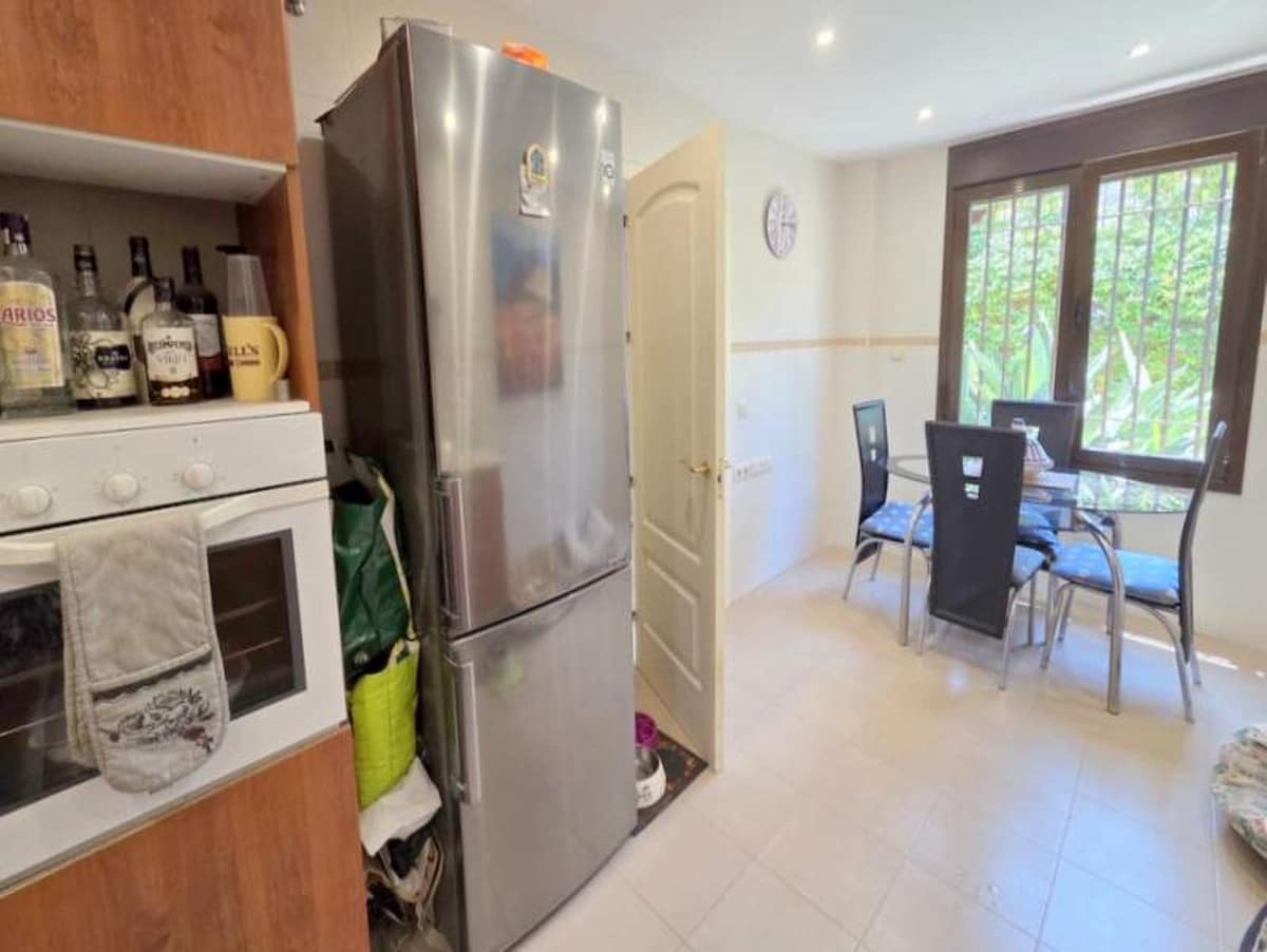 3 makuuhuone Omakotitalo myytävänä paikassa Estepona - 445 000 € (Ref: 9386835)