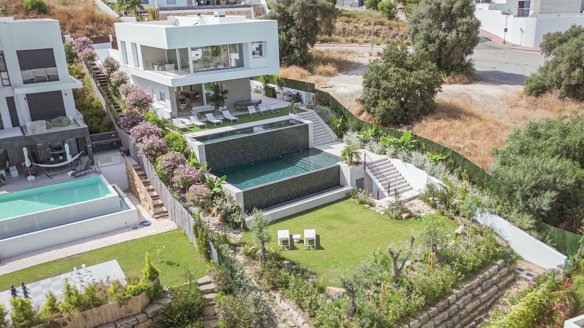 6 bedroom Villa for sale in Mijas - € 2,450,000 (Ref: 9386838)