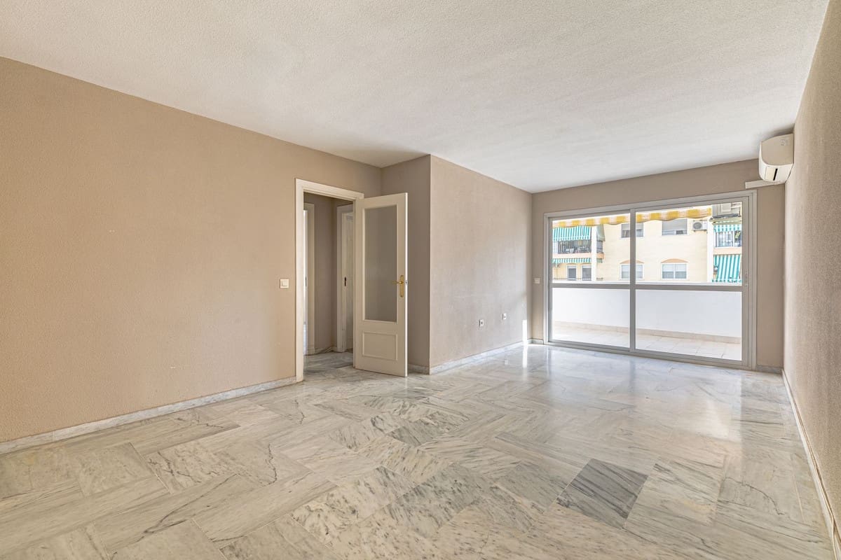 2 makuuhuone Huoneisto myytävänä paikassa Fuengirola - 310 000 € (Ref: 9386840)