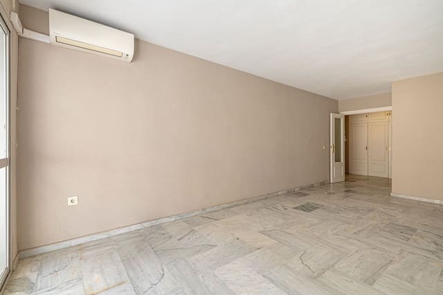 2 makuuhuone Huoneisto myytävänä paikassa Zona Puerto Deportivo, Fuengirola - 310 000 € (Ref: 9386840)