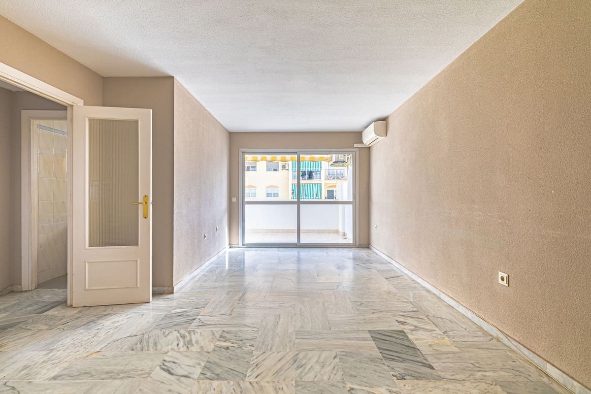 2 makuuhuone Huoneisto myytävänä paikassa Fuengirola - 310 000 € (Ref: 9386840)