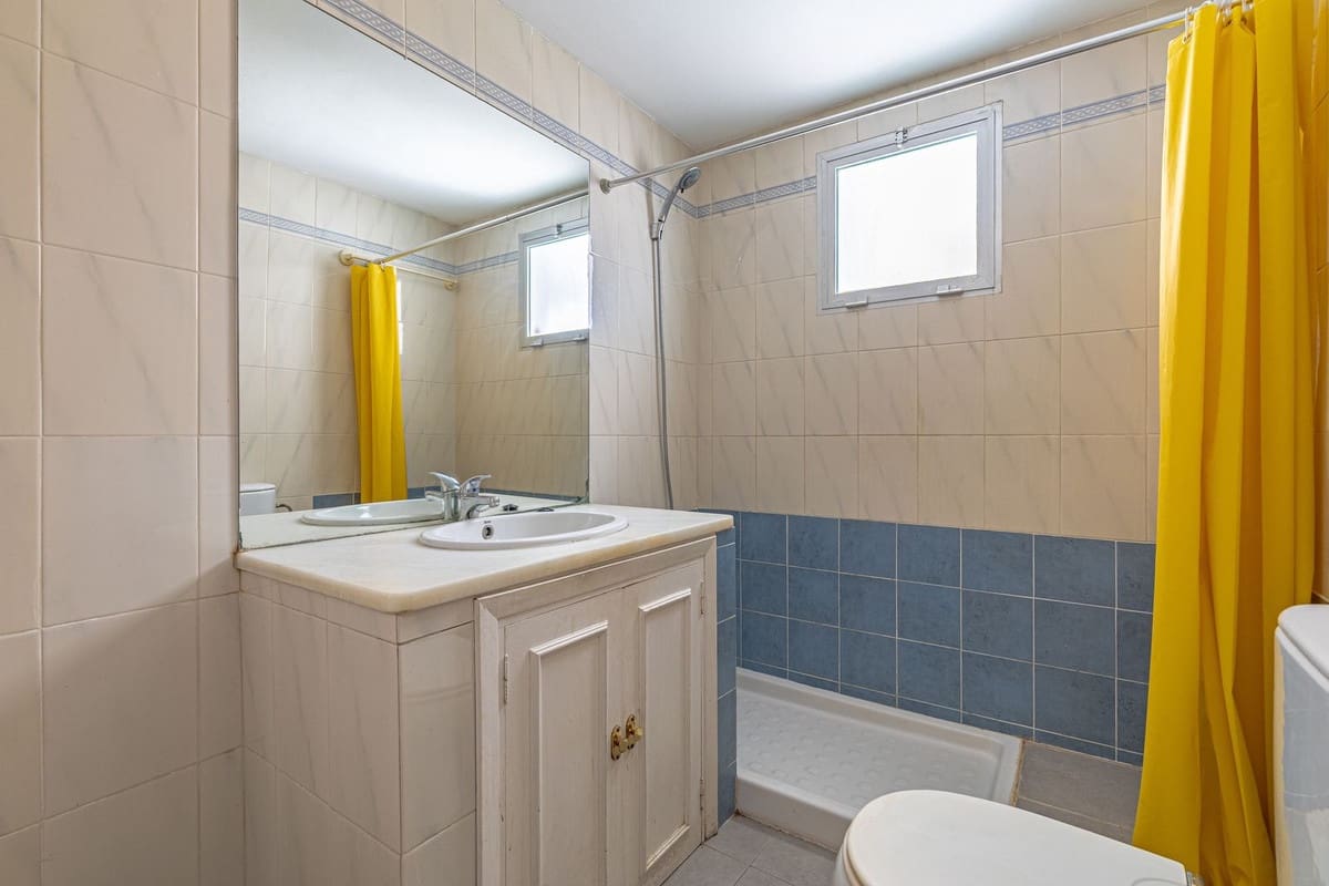 2 makuuhuone Huoneisto myytävänä paikassa Fuengirola - 310 000 € (Ref: 9386840)