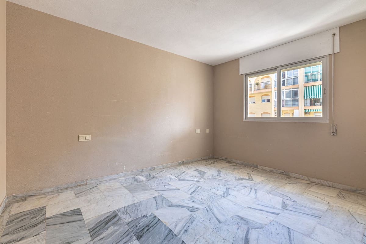 2 makuuhuone Huoneisto myytävänä paikassa Fuengirola - 310 000 € (Ref: 9386840)