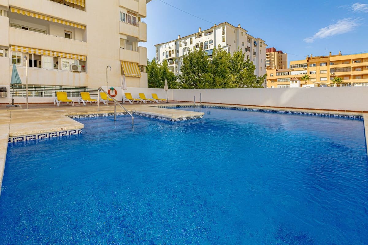 2 makuuhuone Huoneisto myytävänä paikassa Fuengirola - 310 000 € (Ref: 9386840)