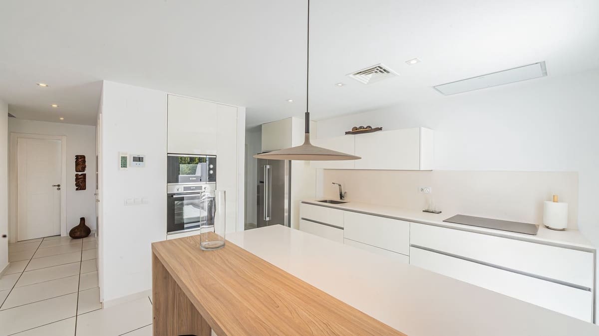 4 makuuhuone Huvila myytävänä paikassa Benalmadena - 1 150 000 € (Ref: 9386841)