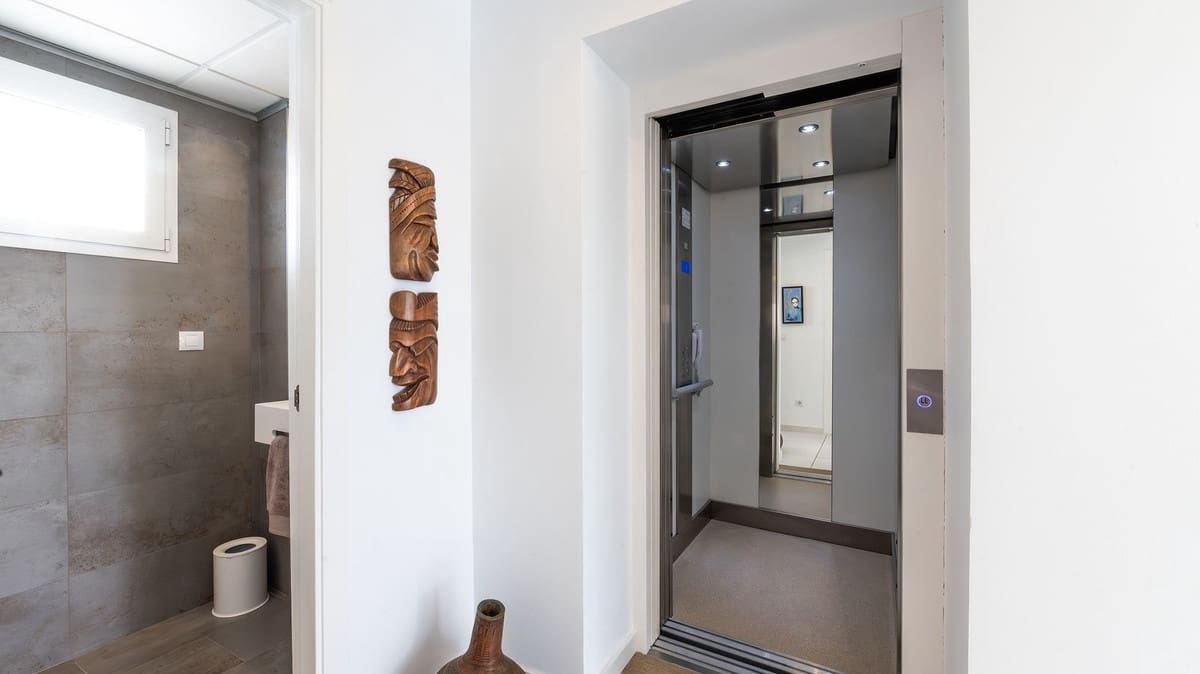 4 makuuhuone Huvila myytävänä paikassa Benalmadena - 1 150 000 € (Ref: 9386841)