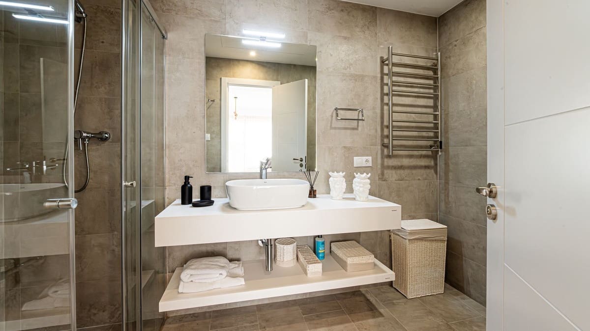 4 makuuhuone Huvila myytävänä paikassa Benalmadena - 1 150 000 € (Ref: 9386841)