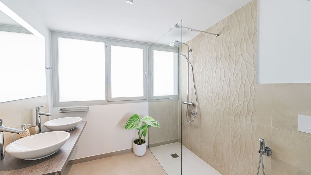 3 makuuhuone Kattohuoneisto myytävänä paikassa Benalmadena - 1 095 000 € (Ref: 9386842)