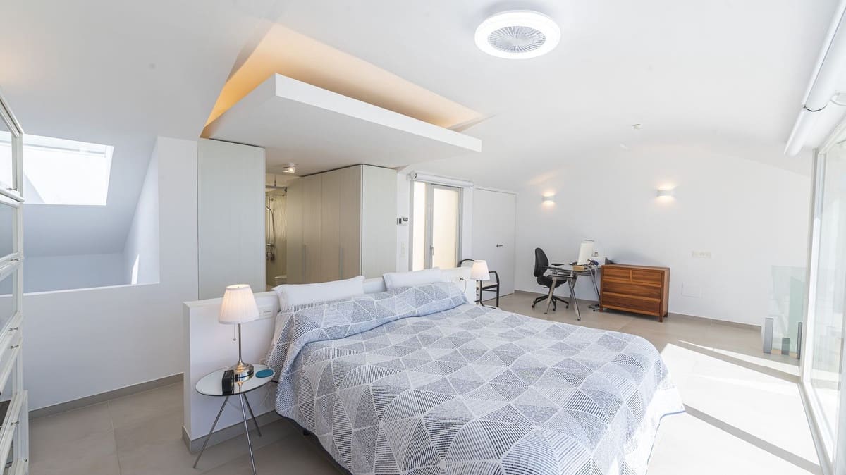 3 makuuhuone Kattohuoneisto myytävänä paikassa Benalmadena - 1 095 000 € (Ref: 9386842)