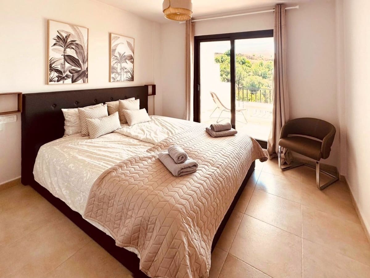 2 sypialnia Apartament na sprzedaż w Los Monteros - 385 000 € (Ref: 9413295)