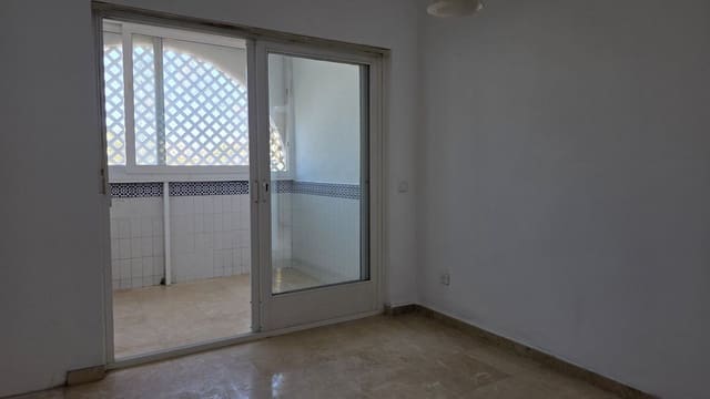 2 slaapkamer Appartement te koop in Zona Puerto Deportivo, Fuengirola - € 520.000 (Ref: 9413297)