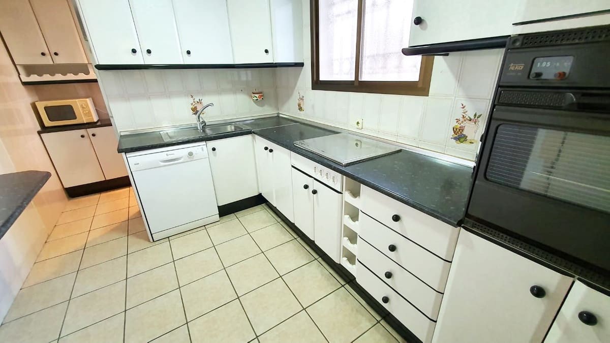 Apartamento de 3 habitaciones en Fuengirola en venta - 450.000 € (Ref: 9413300)