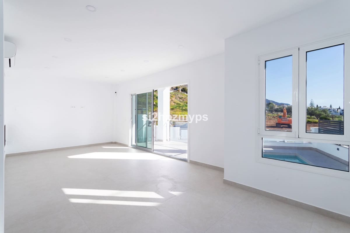 4 bedroom Villa for sale in Nerja - € 865,000 (Ref: 9413301)