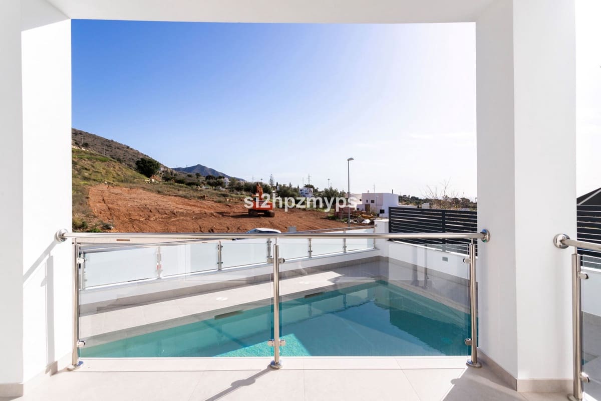 4 bedroom Villa for sale in Nerja - € 865,000 (Ref: 9413301)