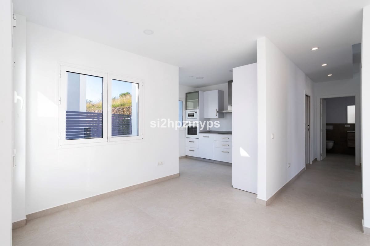 4 bedroom Villa for sale in Nerja - € 865,000 (Ref: 9413301)