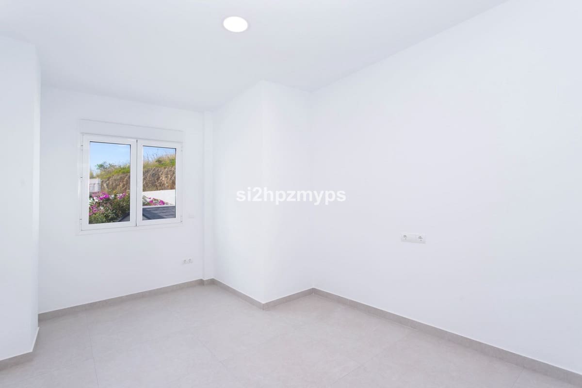 4 bedroom Villa for sale in Nerja - € 865,000 (Ref: 9413301)