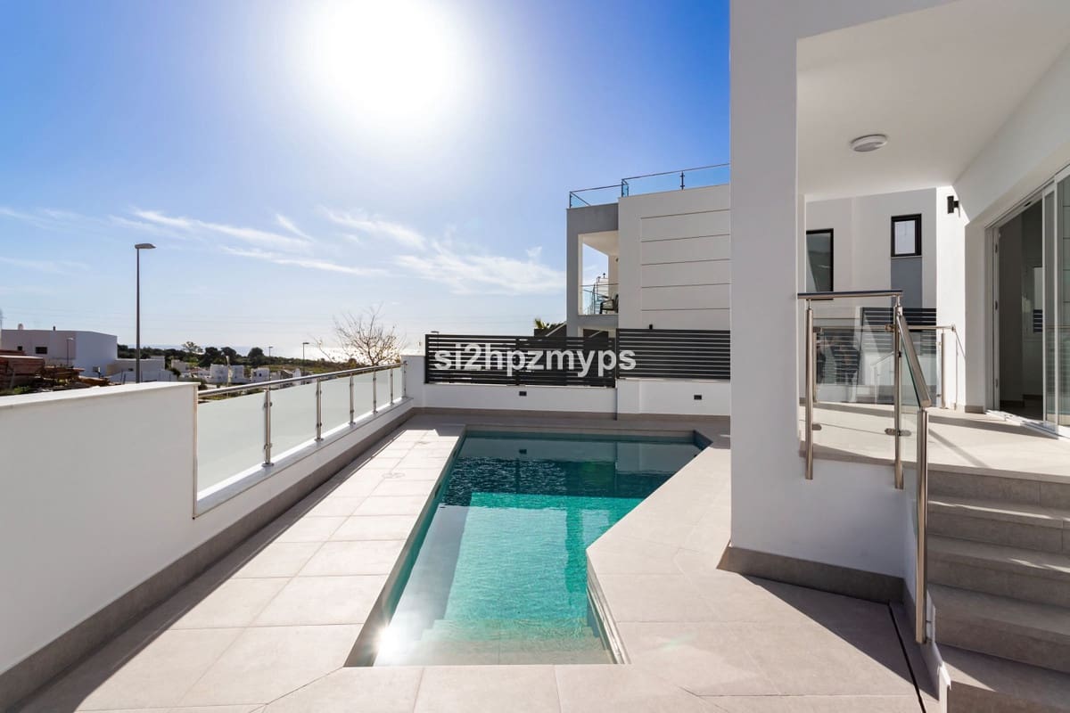 4 bedroom Villa for sale in Nerja - € 865,000 (Ref: 9413301)