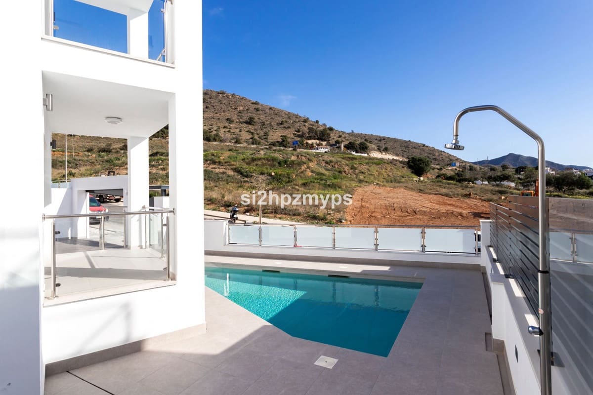 4 bedroom Villa for sale in Nerja - € 865,000 (Ref: 9413301)