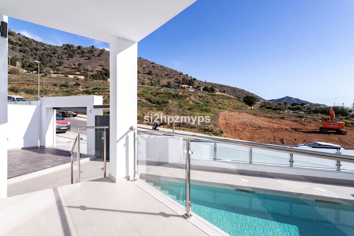 4 bedroom Villa for sale in Nerja - € 865,000 (Ref: 9413301)