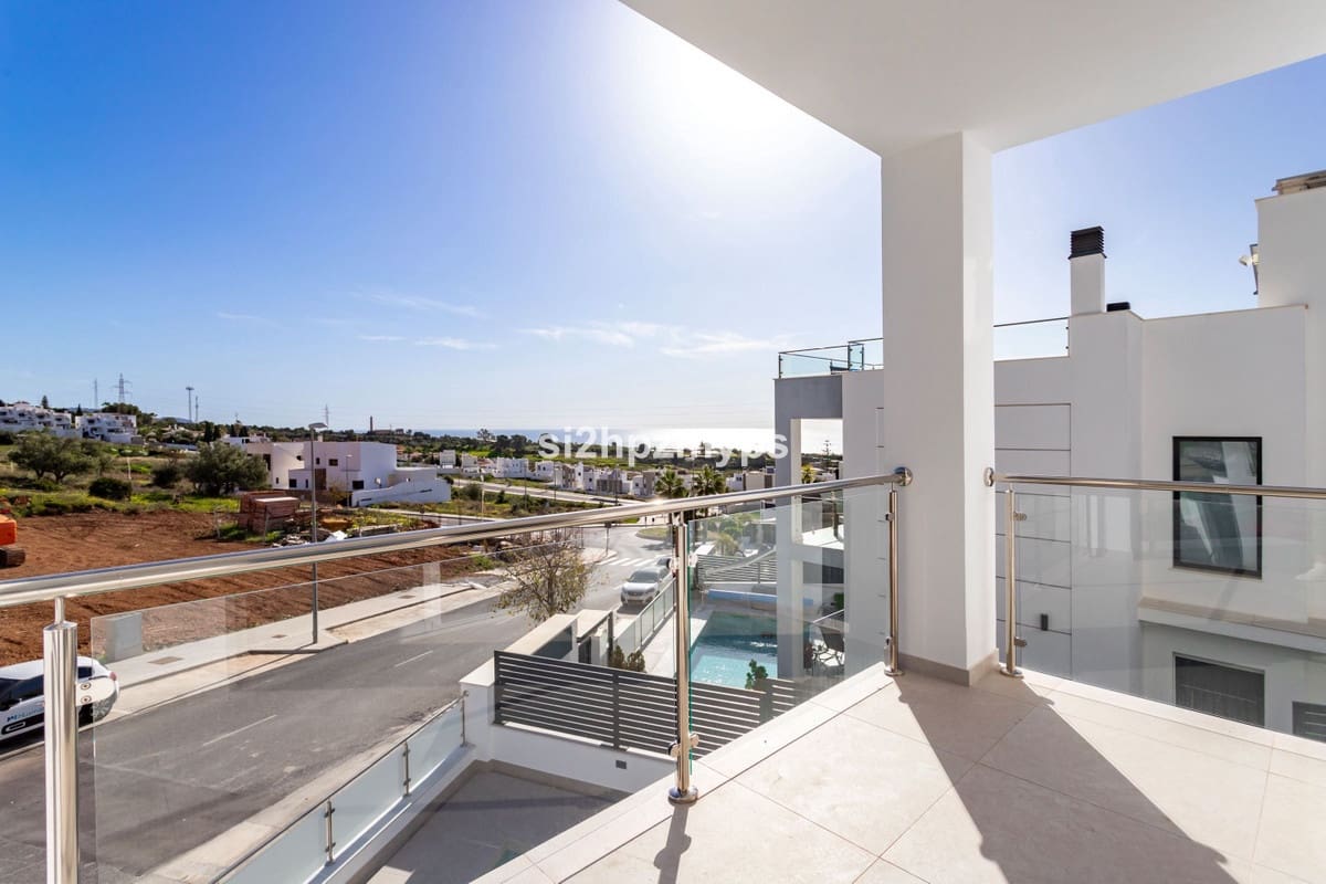 4 bedroom Villa for sale in Nerja - € 865,000 (Ref: 9413301)